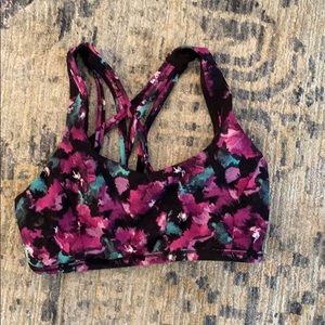 Lululemon sports bra